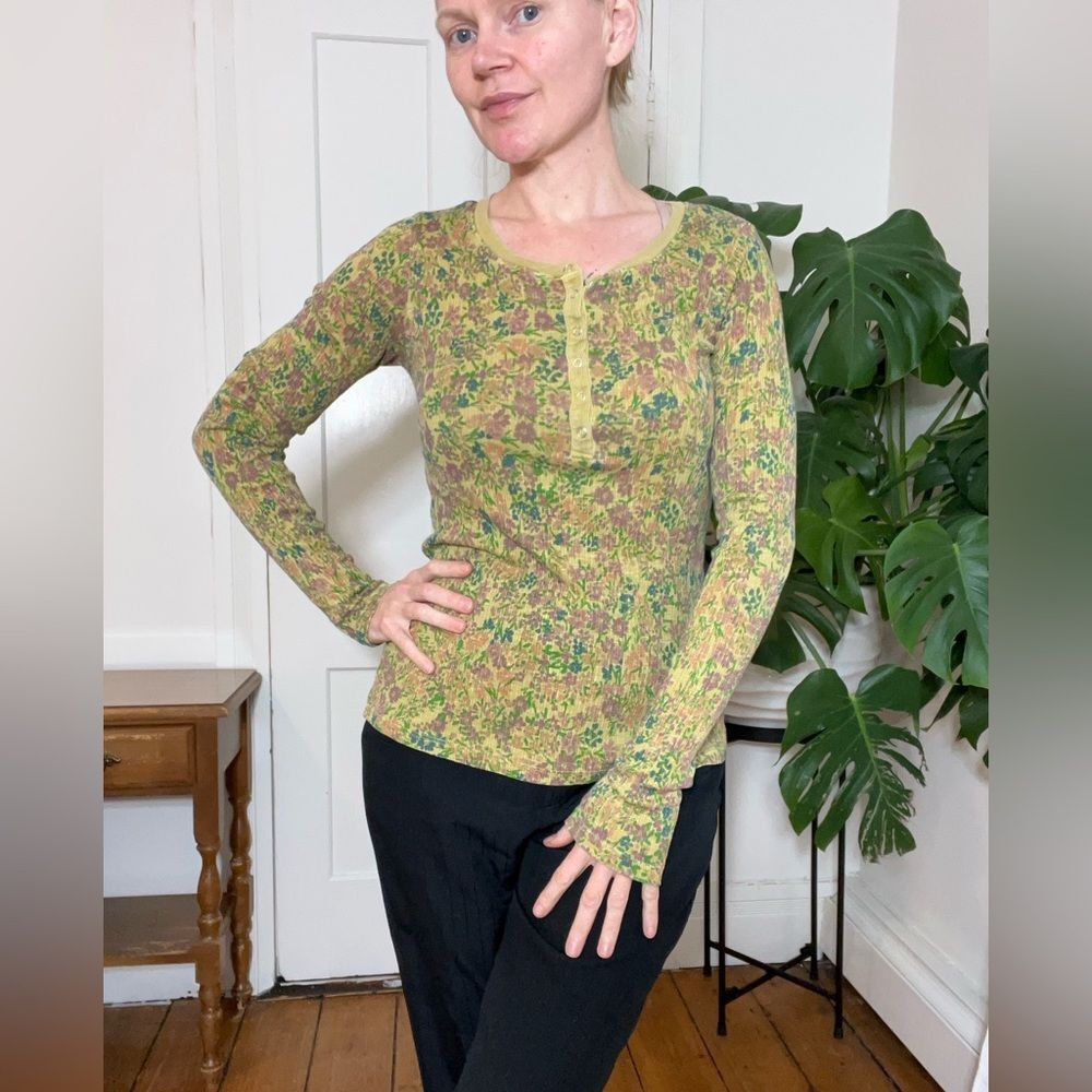 Sundry Floral Thermal Henley Top – Size 2 – Sheer Ribbed Long Sleeve